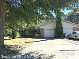 88 4th St, Shalimar, FL 32579