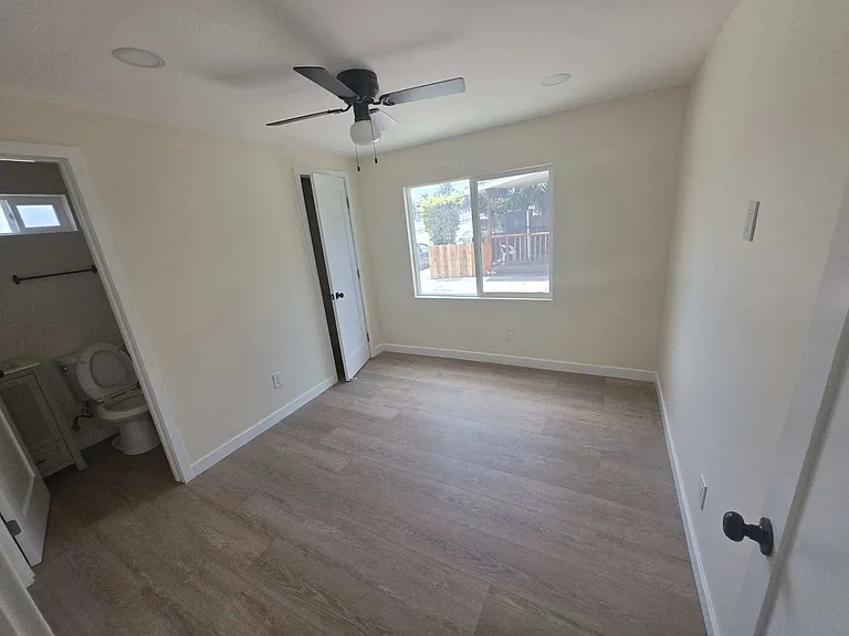 4347 E 1st St #1 — Photo 10
