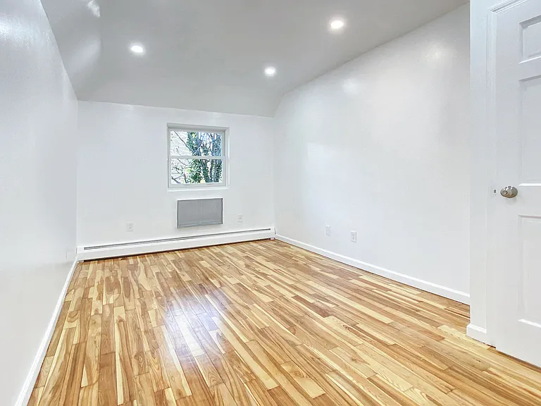 27-02 12th St #2 — Photo 10