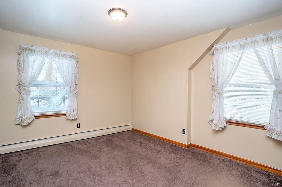 1st image of 31 Eaglebrook Dr