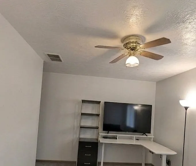 936 Camp St — Photo 22