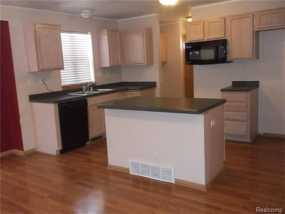 5th image of 200 Elmwood Ave