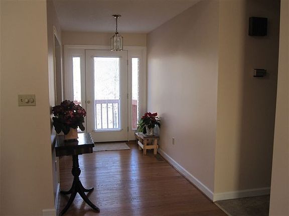 3rd image of 190 Cromwell Dr