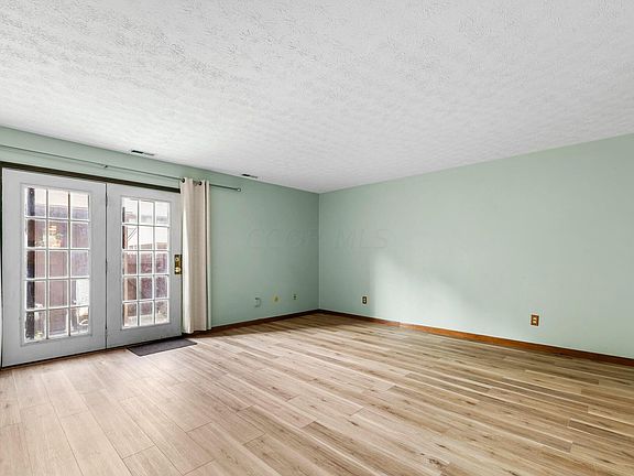 3rd image of 3123 Arlingtowne Ln