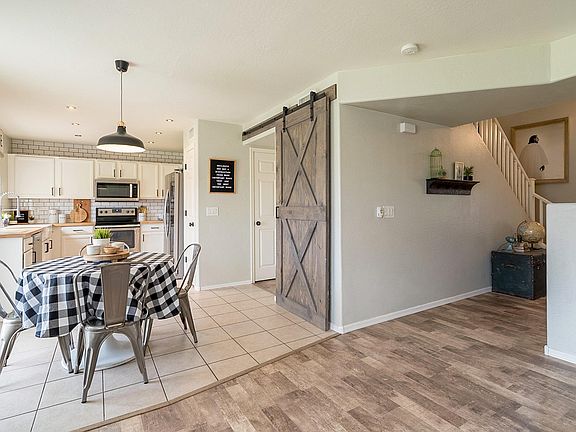4th image of 1629 W Appaloosa Way