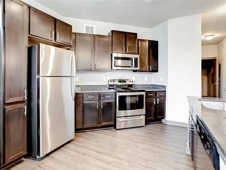 800 Millwood Ln #902-218 — Photo 7
