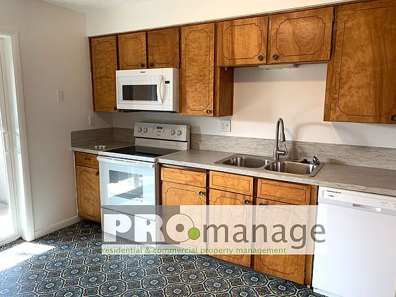 3rd image of 375 S 3rd W APT 1