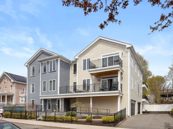 6 Ashland St #2, Dorchester, MA 02122