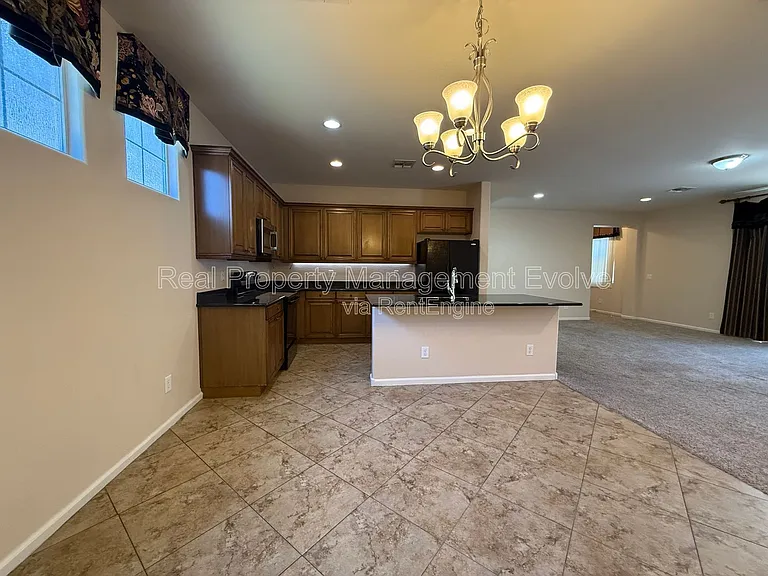 3454 E Constitution Dr — Photo 7