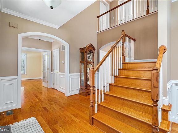 3rd image of 106 Doolin Ave