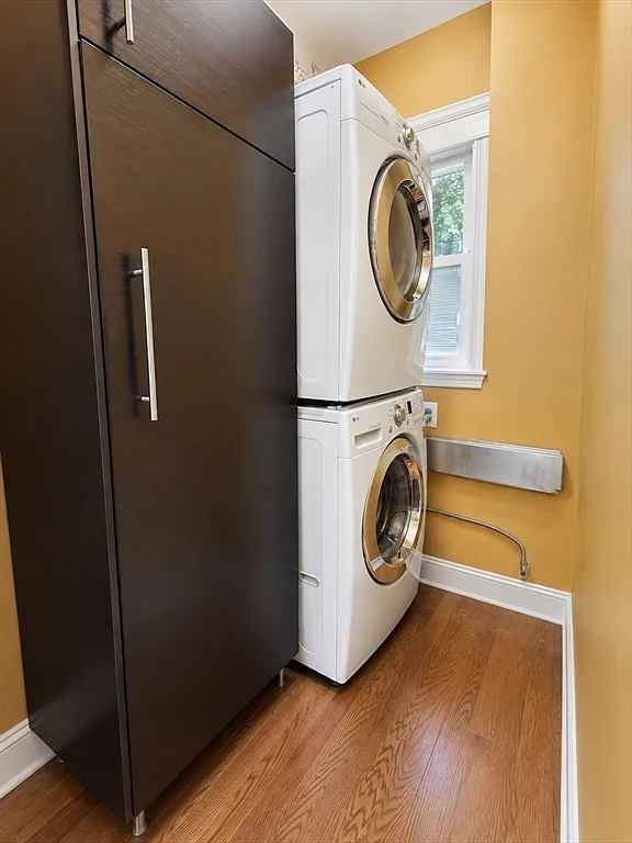 3 bed, 1.0 bath, 872 sqft, $3,275 — Photo 4