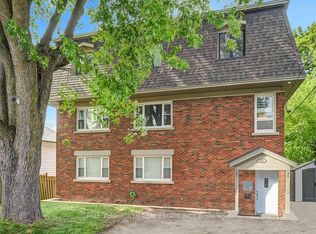 155 Clare St #1, Ottawa, ON K1Z 7C3