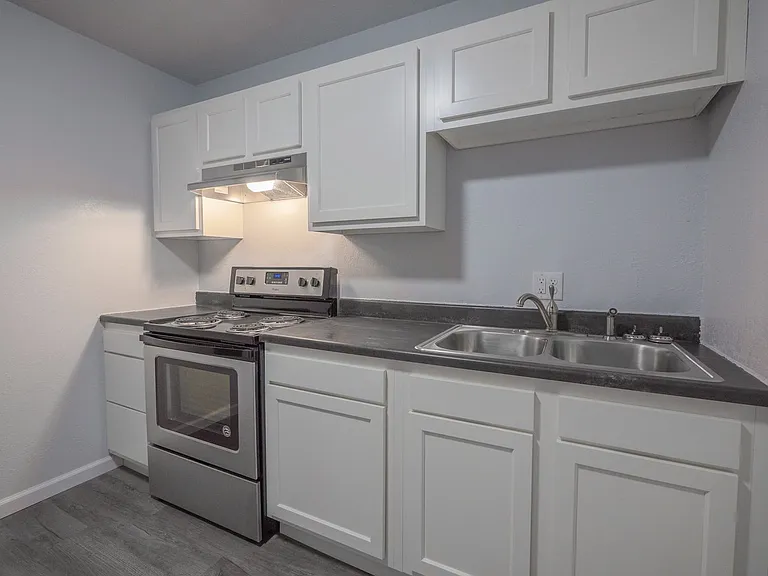 123 N Main St — Photo 2