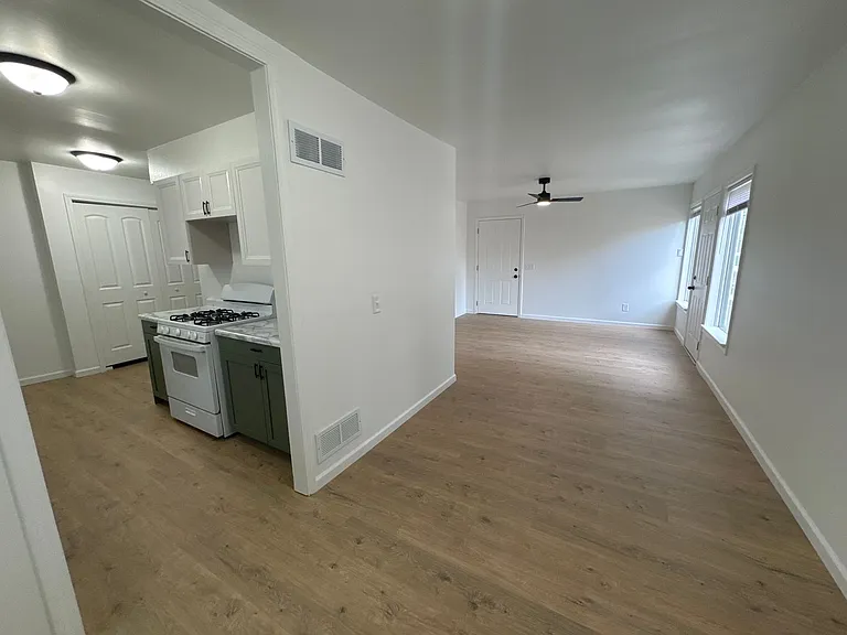 2708 Trimble St — Photo 5