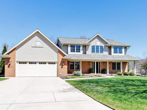 2940 Timberline Dr, Green Bay, WI 54313