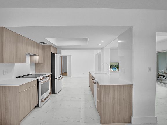 3rd image of 2030 N 54th Avenue