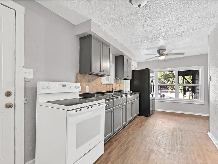 601 Booker T Washington St — Photo 1