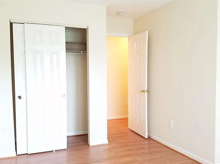 5208 Duke Ct — Photo 12