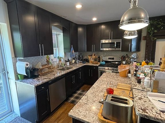 4th image of 2123 24th St #1