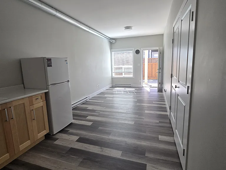 6242 Dwyer Cres — Photo 5