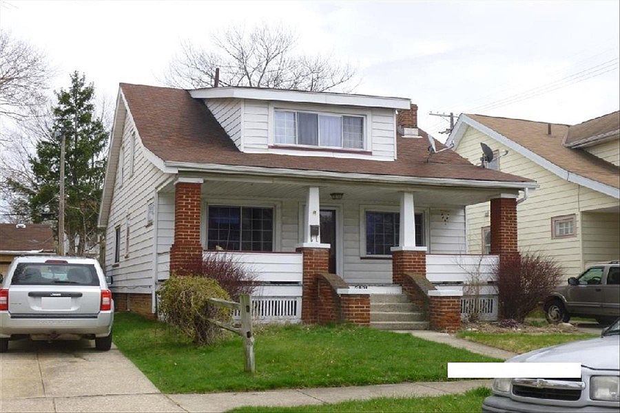 1st image of 3891 W 136th St