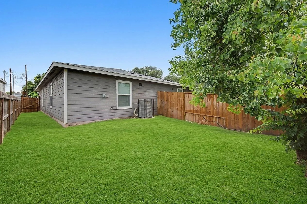 3 bed, 2.0 bath, 982 sqft, $1,650 — Photo 4