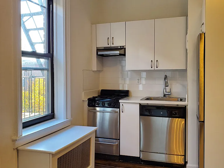 26 Grove St #4D — Photo 4