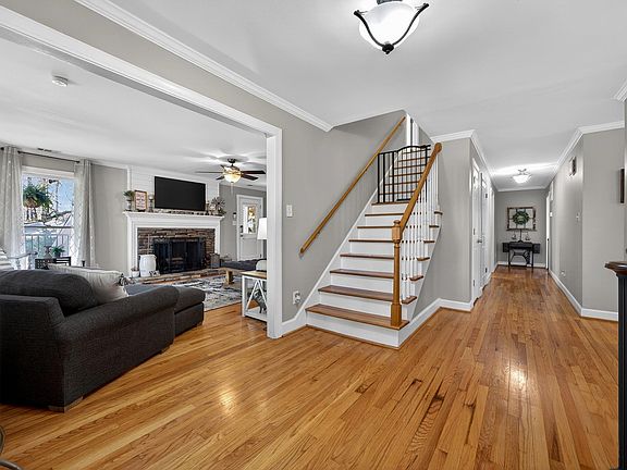 5th image of 106 Lorick Cir