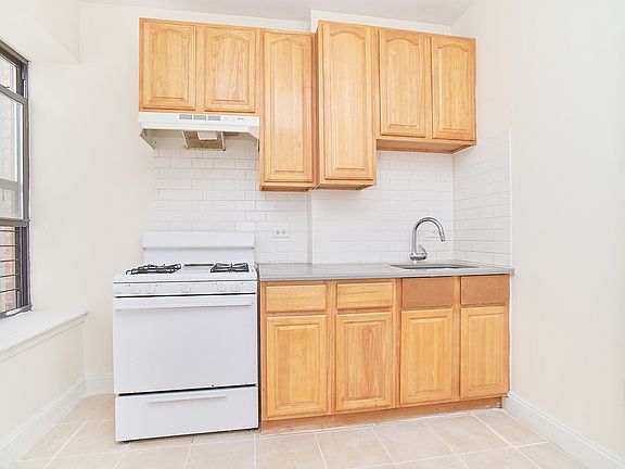 4th image of 560 W 144th St APT 2