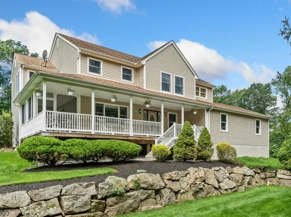 9 Whitehall Hill Rd, Byram Twp., NJ 07821