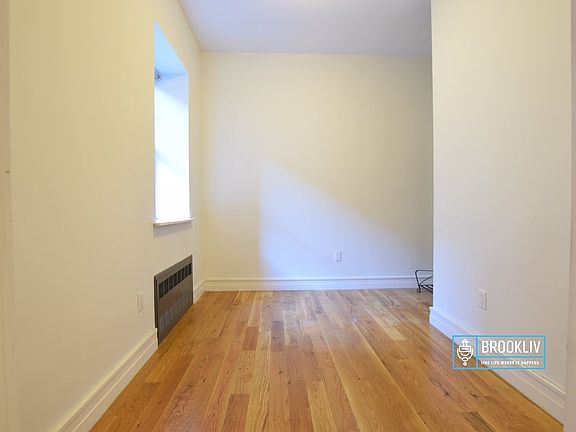 4th image of 1040 Carroll St APT 1D
