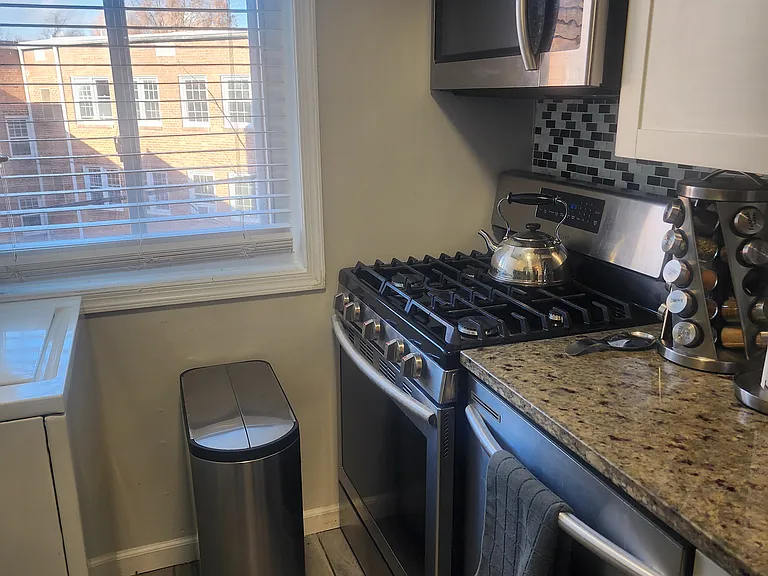 10 Halley Pl SE #103 — Photo 10