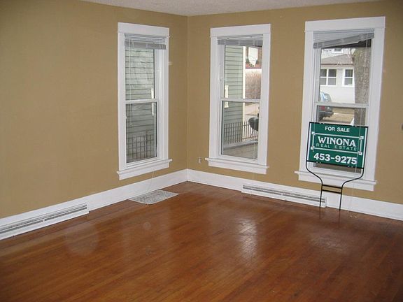 3rd image of 371 Harriet St