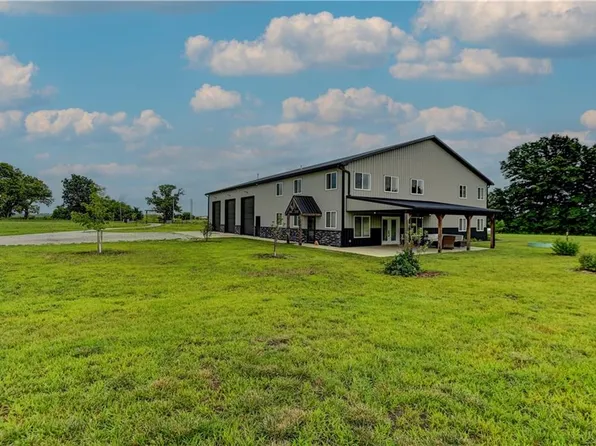 34705 N Mabry Rd, Buckner, MO 64016