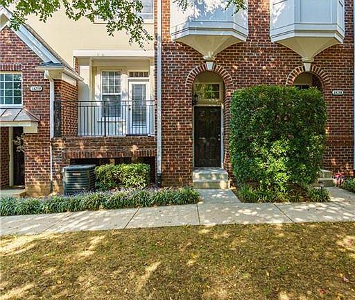 2nd image of 14254 Richmond Park Ave