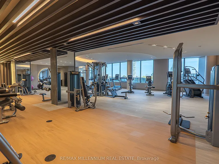 5105 Hurontario St #Penthouse 2 — Photo 19