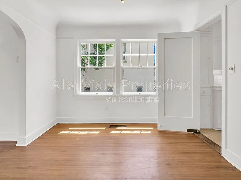 301 Brookes Ave — Photo 11