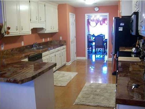 4th image of 147 N Wood Dr