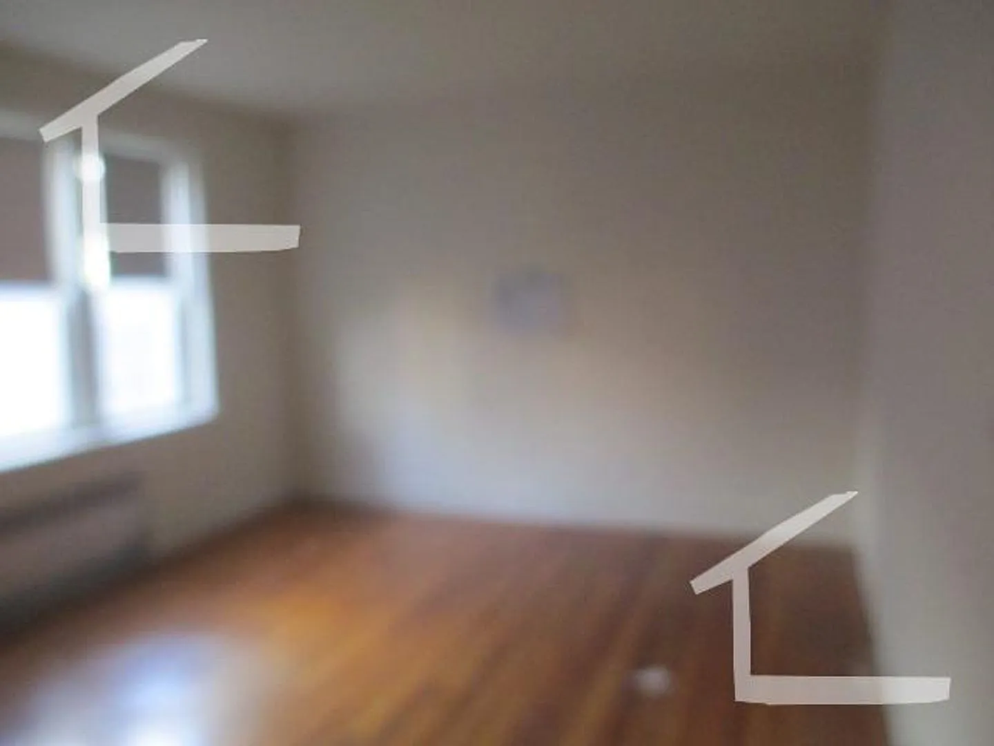 No Brokers Fee, No Security Deposit, Heat and Hot Water Included, Elevator, Laundry — Photo 4