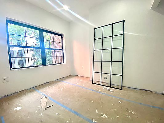 5th image of 172 Elizabeth St #3
