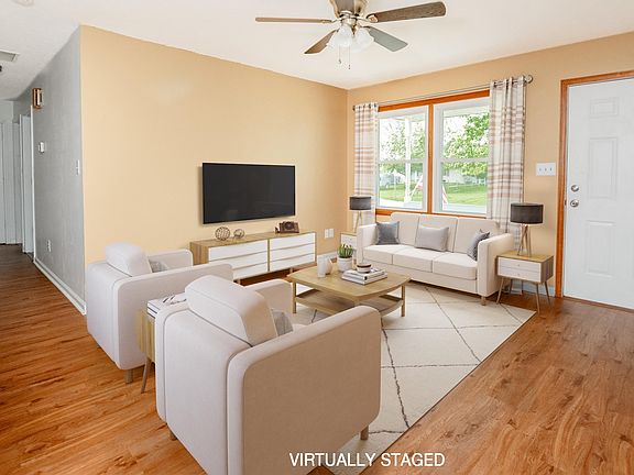 3rd image of 613 W Blackfoot Ct