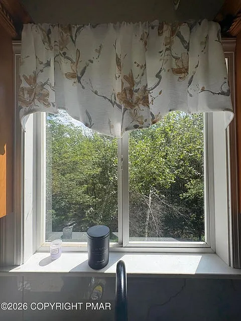 4 bed, 1708 sqft, $2,195 — Photo 3