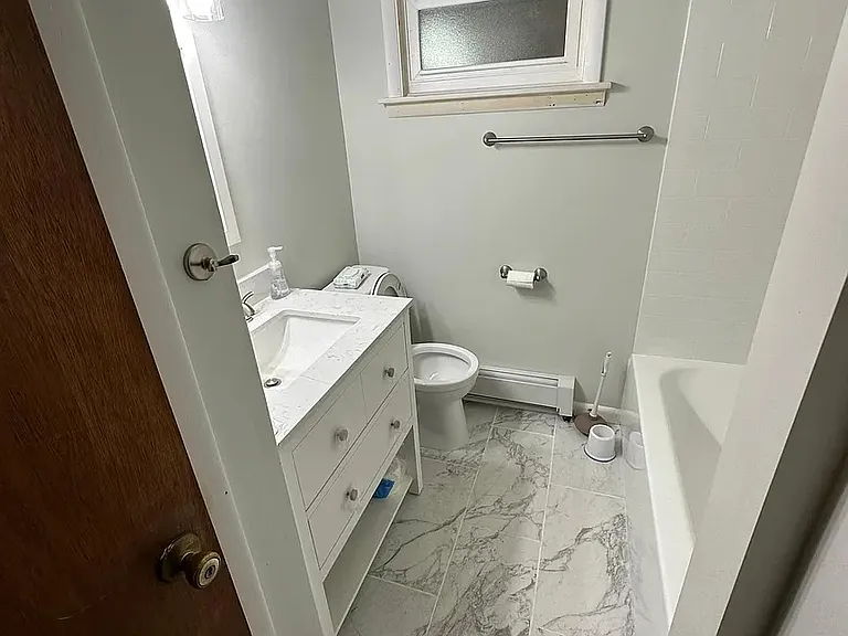 1003 E Main St — Photo 5