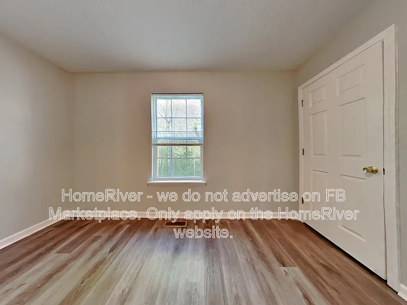 3 bed, 2.0 bath, 1120 sqft, $1,620 — Photo 2