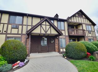 8 Roxbury Ln #8, Bridgeport, CT 06606