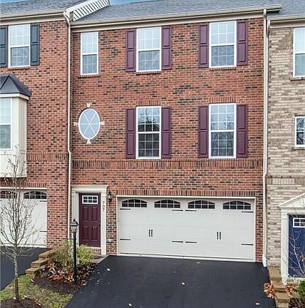3rd image of 707 Carver Dr
