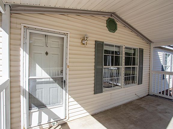 2nd image of 2136 Ridgeway Rd