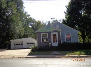 2020 Willow St, Pekin, IL 61554