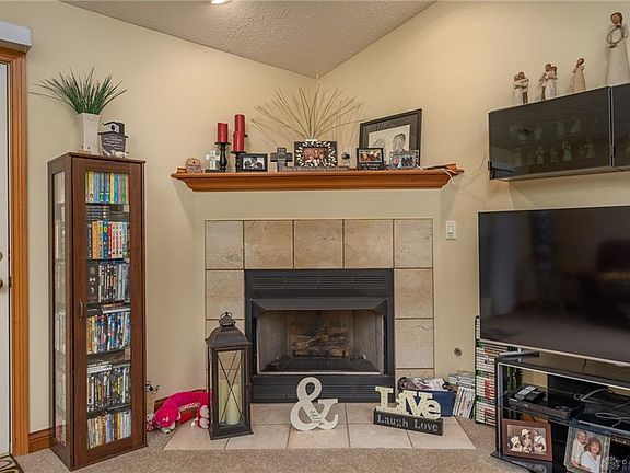 3rd image of 466 Georgia Dr