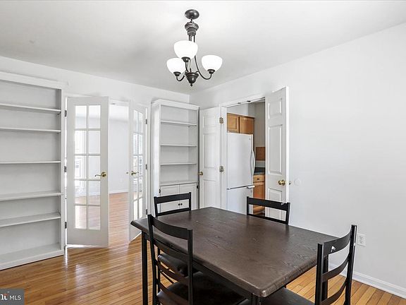 2nd image of 10 Shoal Creek Ct